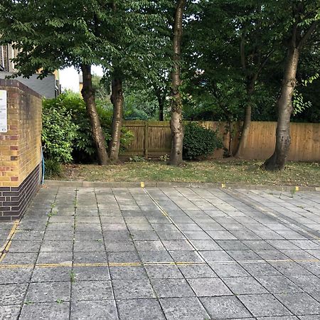 Cosy 2 Bedroom Flat In Manor House Londres Exterior foto