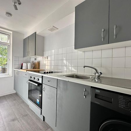 Cosy 2 Bedroom Flat In Manor House Londres Exterior foto